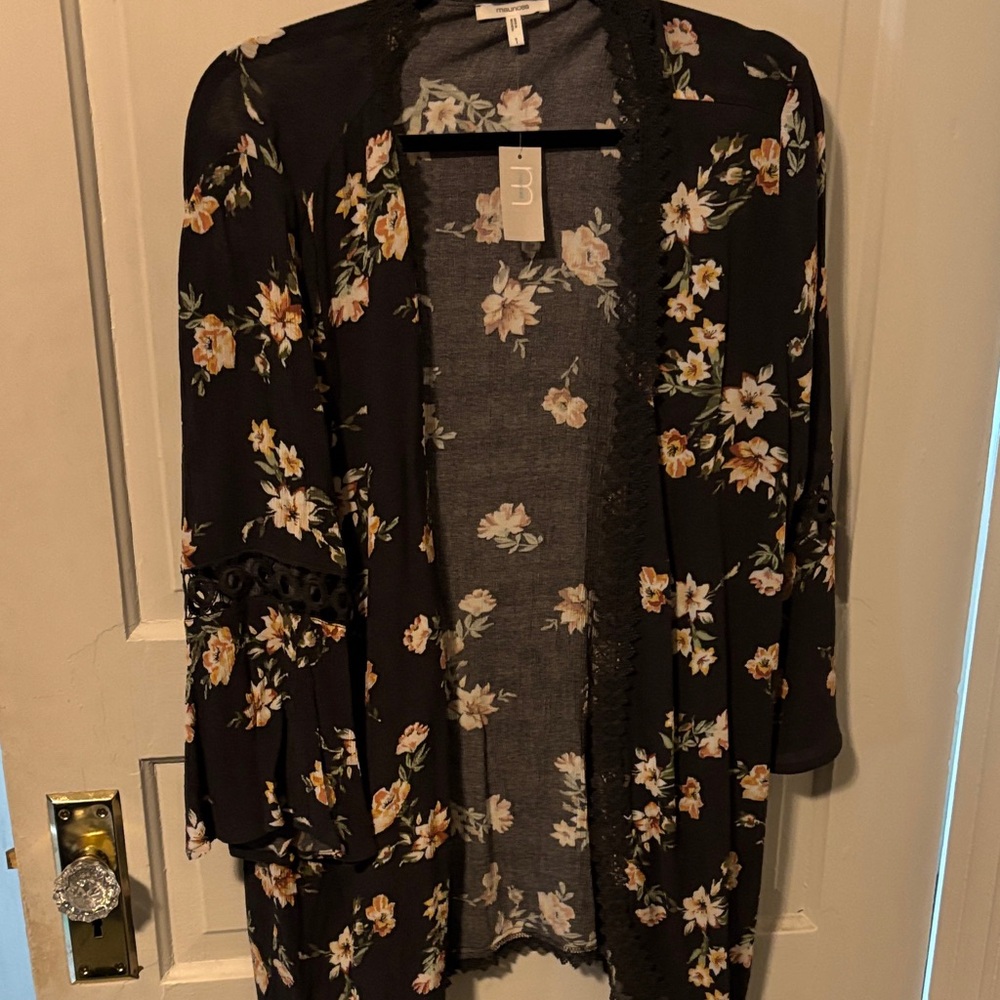 Maurices Black Floral Kimono with Lace Trim